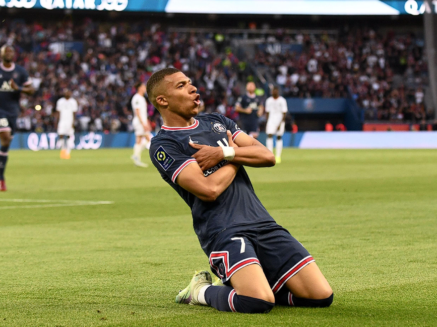 欧冠淘汰赛附加赛:巴黎惊险晋级,姆巴佩转会后的两队命运轨迹